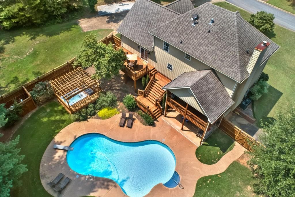 4 bedroom, 3,699 sq ft single family residence sold at 5247 Hayden Farms Drive, Powder Springs, GA 30127