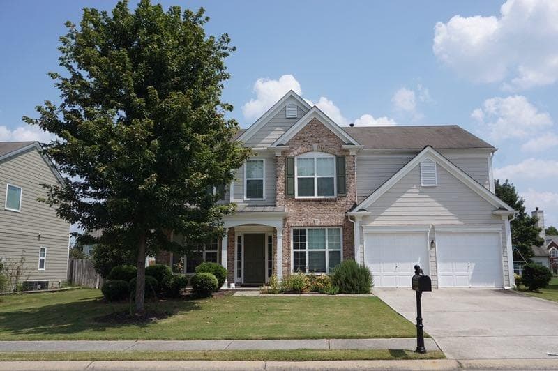 4 bedroom, 2,288 sq ft single family residence sold at 8230 Norwich Place, Suwanee, GA 30024