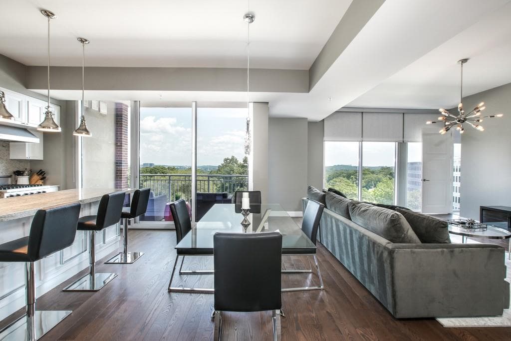 2 bedroom, 1,381 sq ft condominium sold at 1820 Peachtree Street 703, Atlanta, GA 30309 — photo 1 of 1