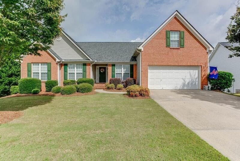 4 bedroom, 3,838 sq ft single family residence sold at 674 Landing Way, Loganville, GA 30052
