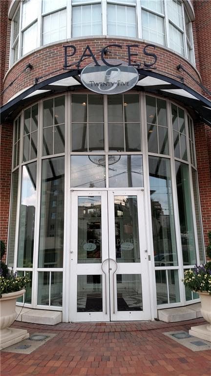 1 bedroom, 869 sq ft condominium sold at 325 E Paces Ferry Road 909, Atlanta, GA 30305