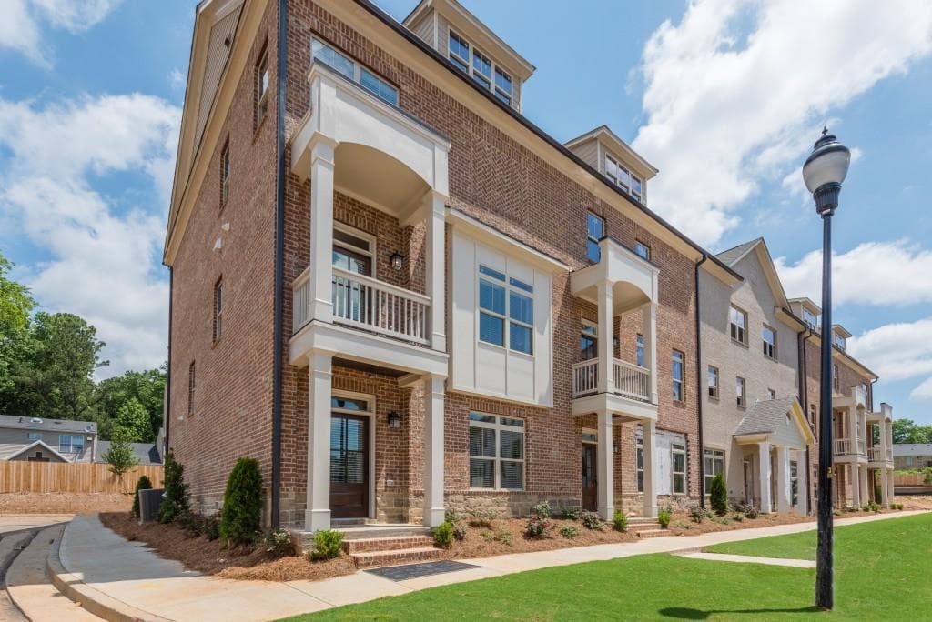 3 bedroom, 2,000 sq ft townhouse sold at 1212 Stone Castle Circle 4, Smyrna, GA 30080