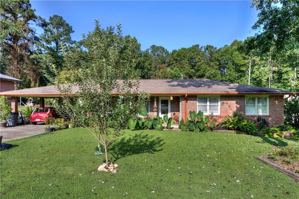 4 bedroom, 1,539 sq ft single family residence sold at 4277 Hillcrest Drive, Acworth, GA 30101