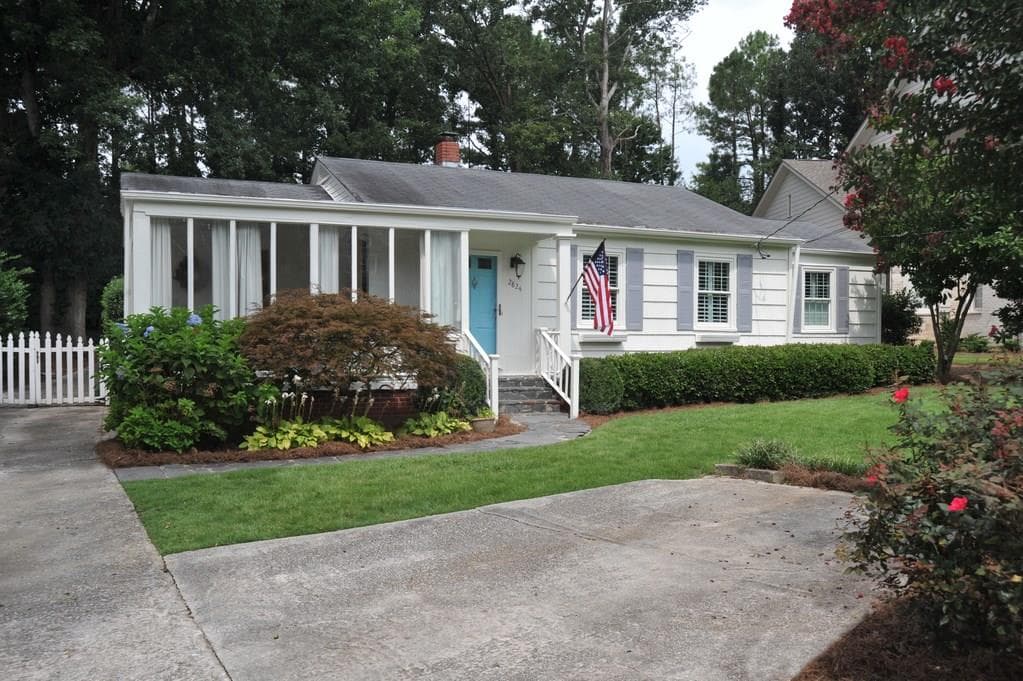 3 bedroom, 1,489 sq ft single family residence sold at 2824 N Thompson Road, Brookhaven, GA 30319
