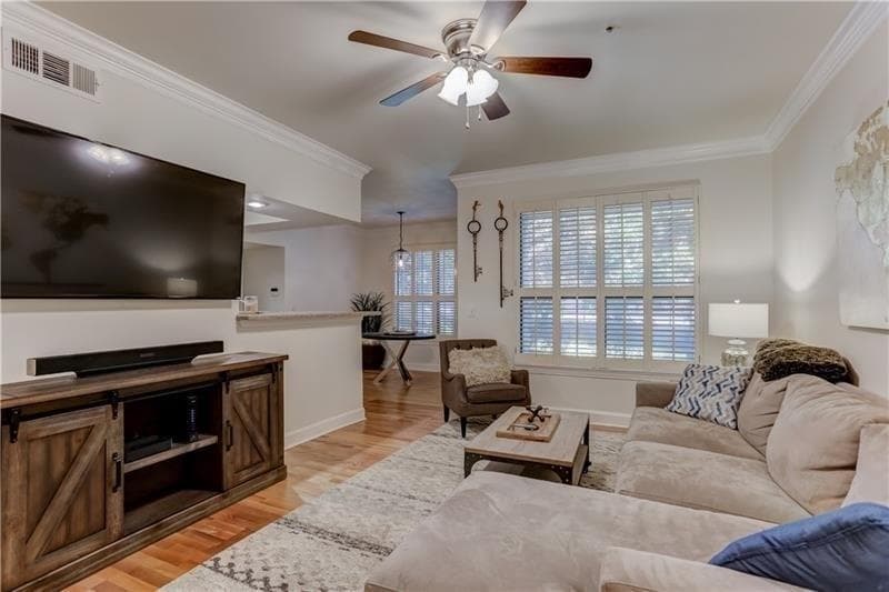 2 bedroom, 1,160 sq ft condominium sold at 3777 Peachtree Road 1713, Brookhaven, GA 30319