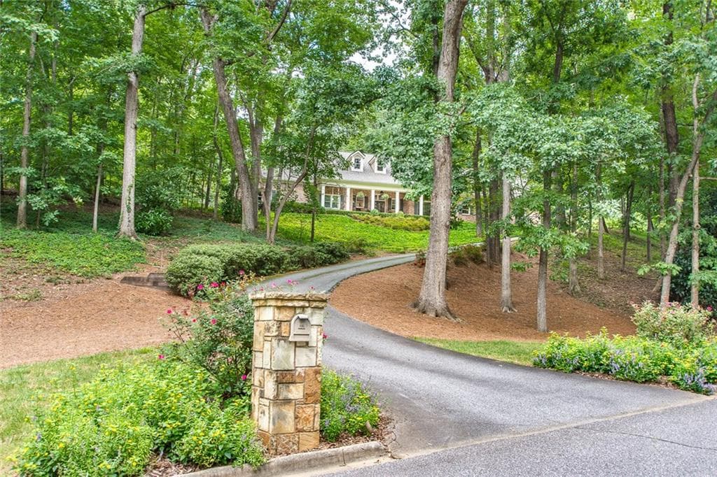 980 W Kingston Drive, Sandy Springs, GA 30342 — most recent listing photo