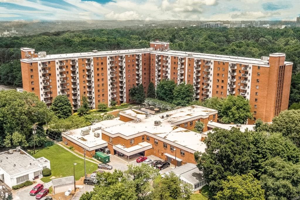 1 bedroom, 760 sq ft condominium sold at 300 Johnson Ferry Road A1002, Sandy Springs, GA 30328