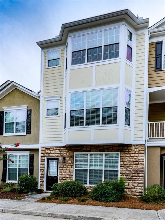 3 bedroom, 1,918 sq ft townhouse sold at 122 Riverstone Commons Circle, Canton, GA 30114