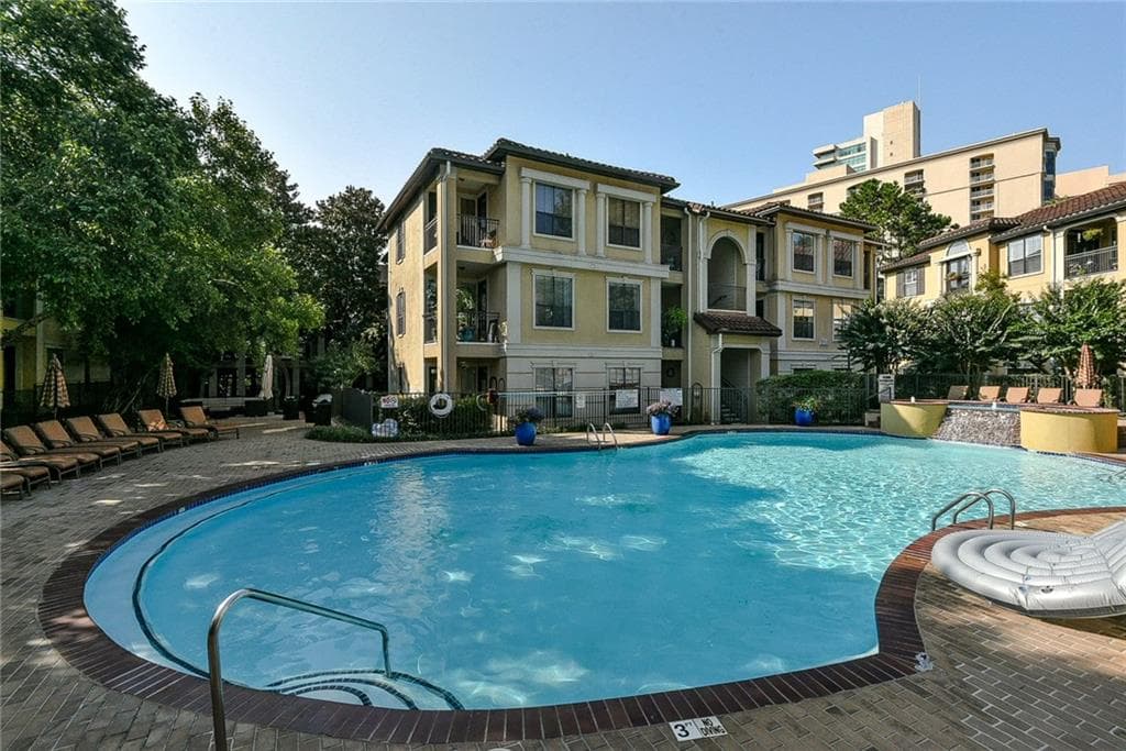 2 bedroom, 1,160 sq ft condominium sold at 3777 Peachtree Road 1417, Brookhaven, GA 30319