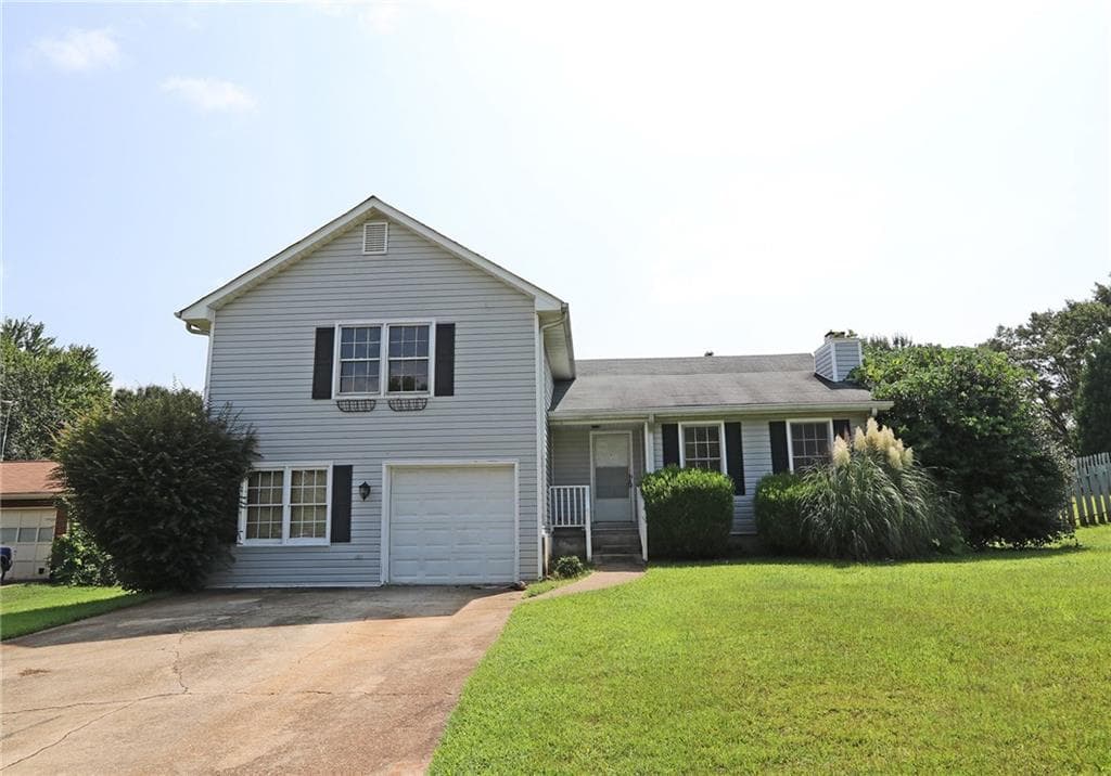 3 bedroom, 1,994 sq ft single family residence sold at 3802 SADDLE RIDGE Drive, Snellville, GA 30039