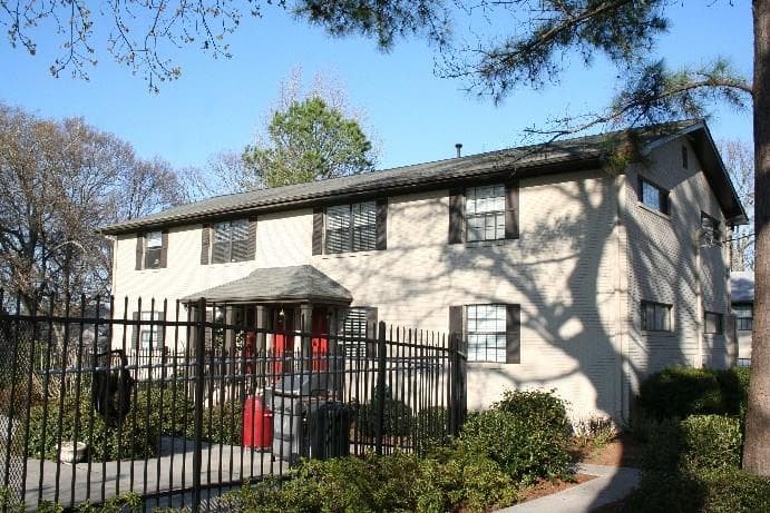 2 bedroom, 840 sq ft condominium sold at 410 Candler Park Drive G-9, Atlanta, GA 30307