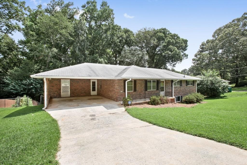 3 bedroom, 1,440 sq ft single family residence sold at 4156 Honeysuckle Drive, Smyrna, GA 30082