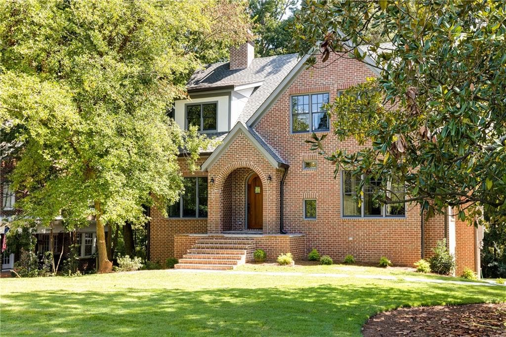 6 bedroom, 4,700 sq ft single family residence sold at 1250 Briardale Lane, Atlanta, GA 30306