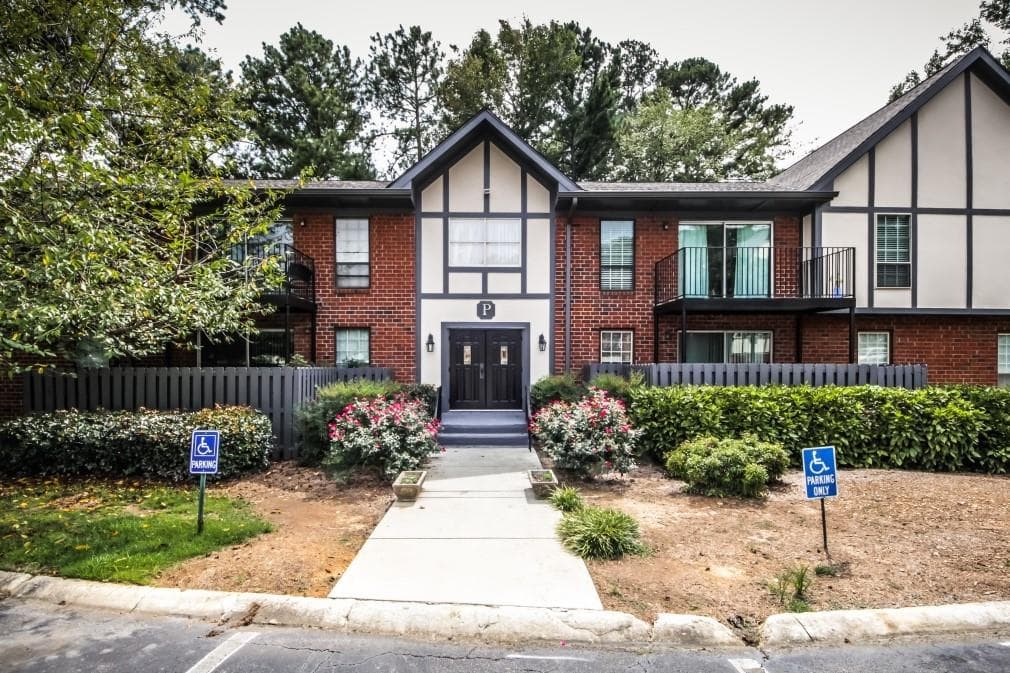 2 bedroom, 1,206 sq ft condominium sold at 6851 Roswell Road P2, Atlanta, GA 30328