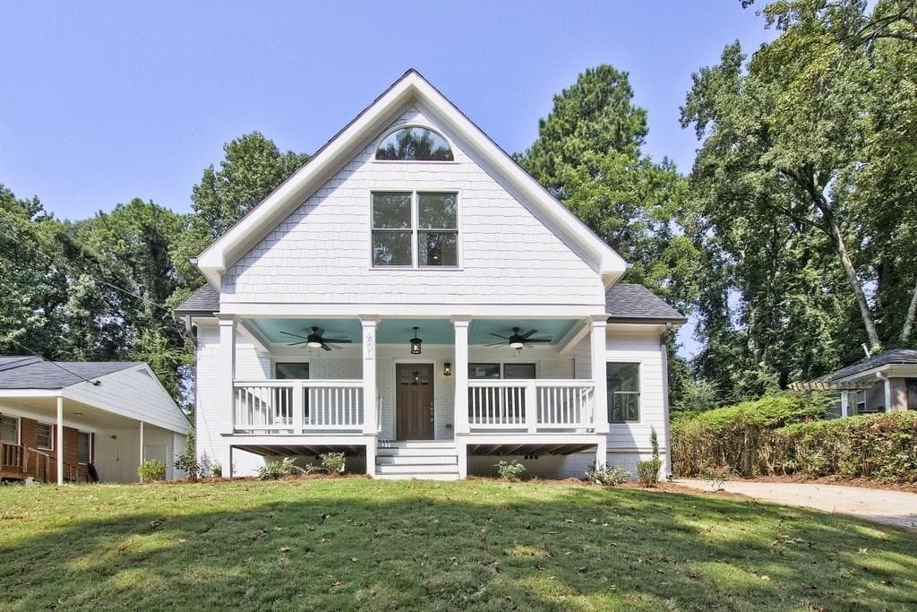 4 bedroom, 2,100 sq ft single family residence sold at 401 Greencove Lane, Atlanta, GA 30316