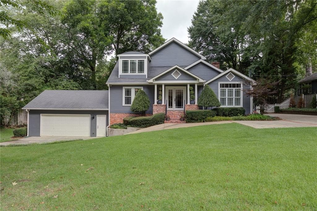 4 bedroom, 3,651 sq ft single family residence sold at 2998 Margaret Mitchell Drive, Atlanta, GA 30327