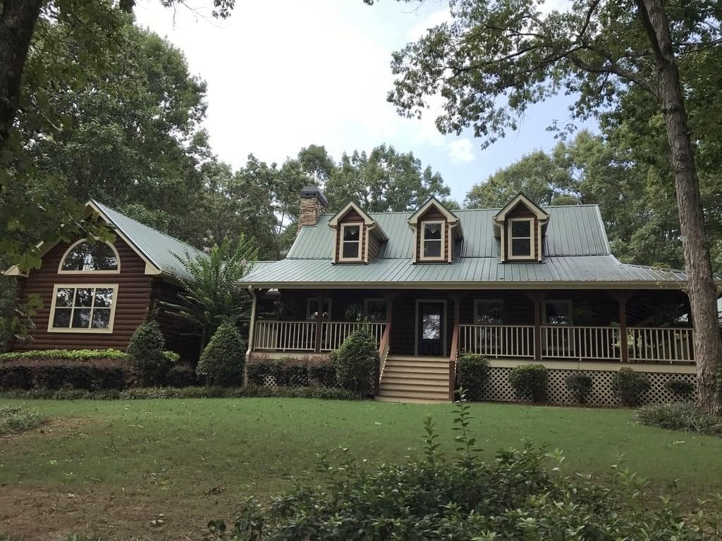 4 bedroom, 3,200 sq ft single family residence sold at 1371 Lipscomb Road, Social Circle, GA 30025