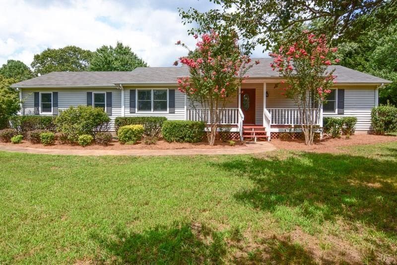 3 bedroom, 2,152 sq ft single family residence sold at 6288 Hawkins Drive, Cumming, GA 30028