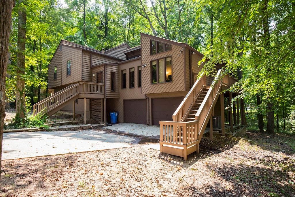5 bedroom, 2,446 sq ft single family residence sold at 3248 Winter Wood Court, Marietta, GA 30062