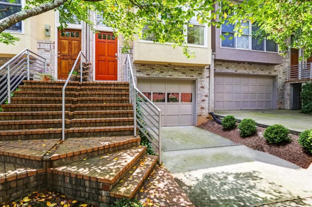 1323 Peachtree View 1323, Brookhaven, GA 30319 — most recent listing photo