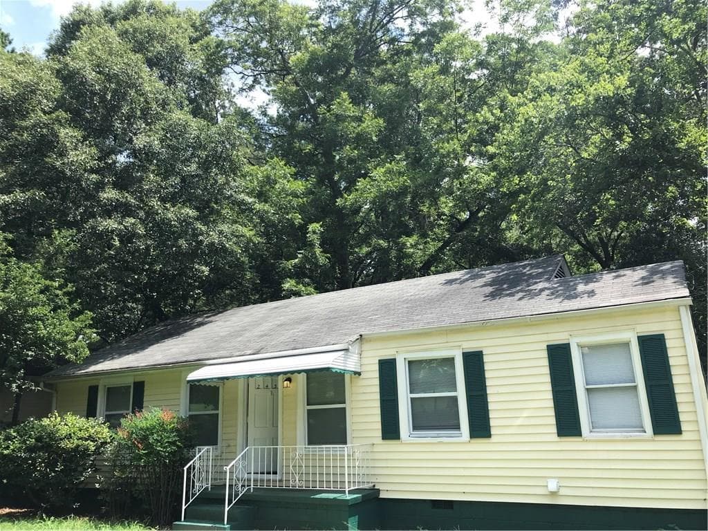 3 bedroom, 1,183 sq ft single family residence sold at 2432 Spring Garden Drive, Atlanta, GA 30315