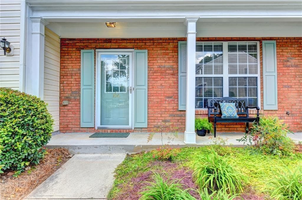 3 bedroom, 1,370 sq ft townhouse sold at 4645 Valais Court 106, Alpharetta, GA 30022