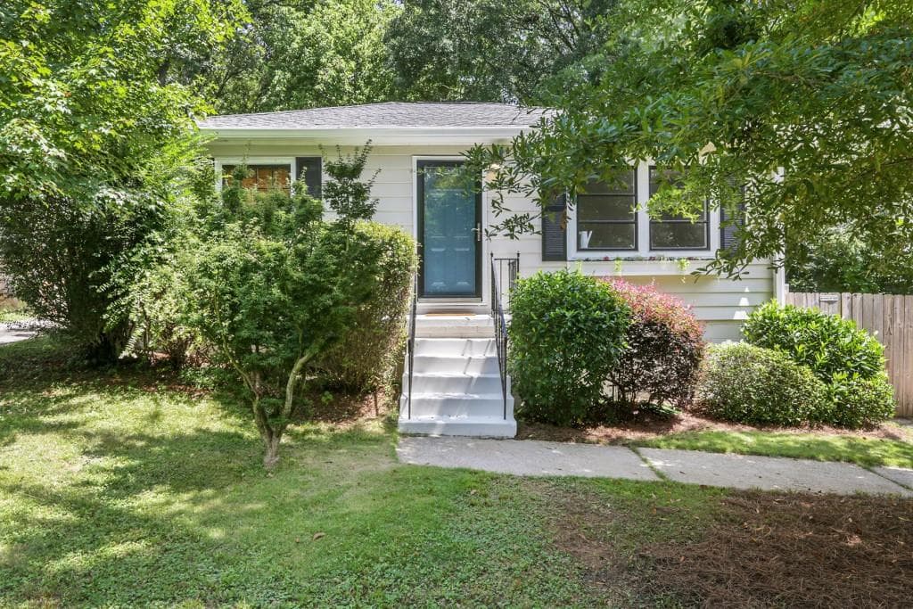 3 bedroom, 1,377 sq ft single family residence sold at 1272 Woodland Avenue, Atlanta, GA 30316