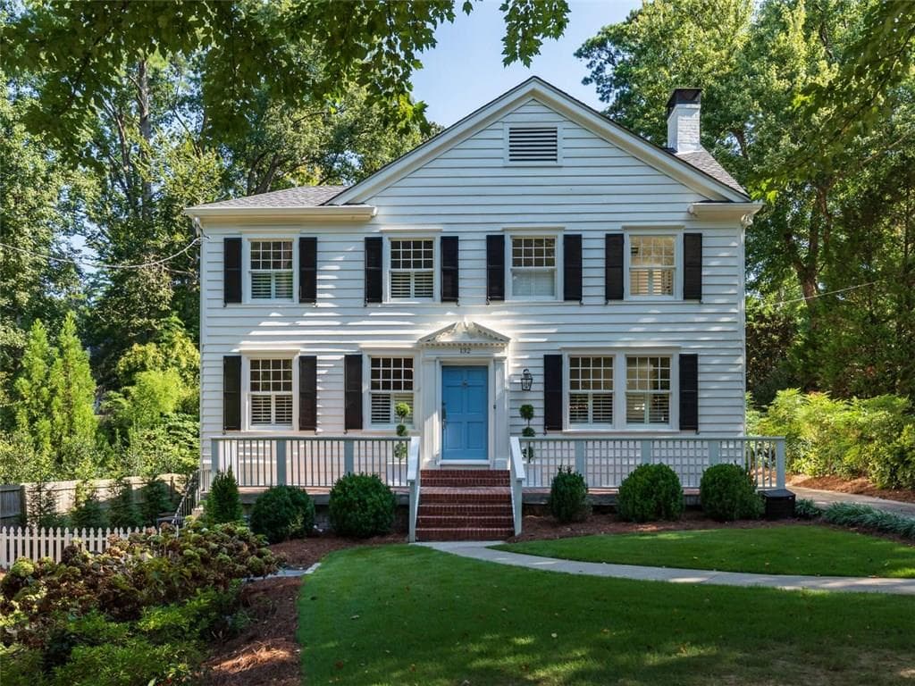 4 bedroom, 3,284 sq ft single family residence sold at 132 Peachtree Way, Atlanta, GA 30305