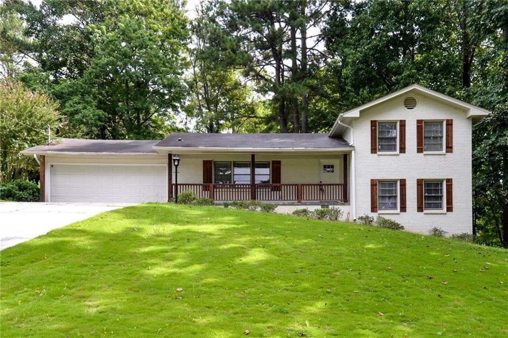 3 bedroom, 1,816 sq ft single family residence sold at 2532 Circlewood Road, Atlanta, GA 30345