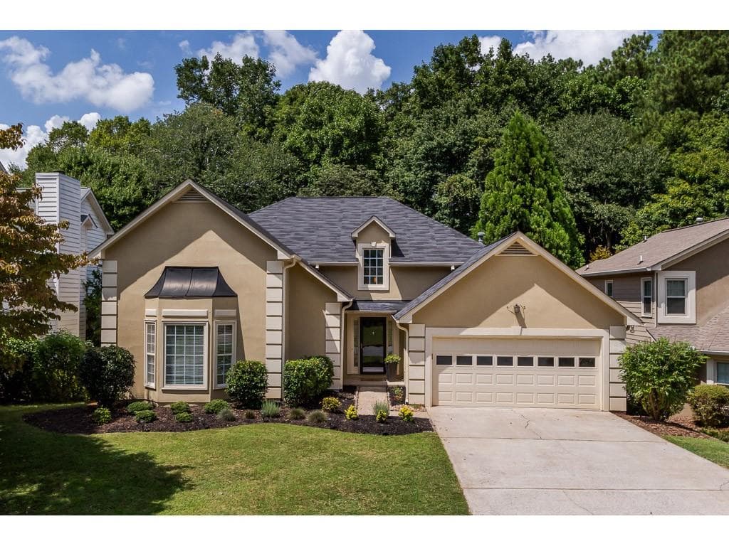 5 bedroom, 3,330 sq ft single family residence sold at 8980 Terrace Club Drive, Roswell, GA 30076