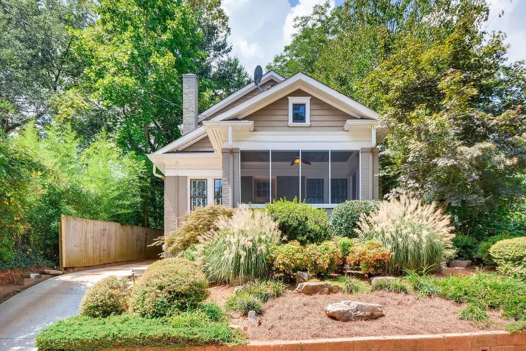 3 bedroom, 2,090 sq ft single family residence sold at 466 HARDENDORF Avenue, Atlanta, GA 30307