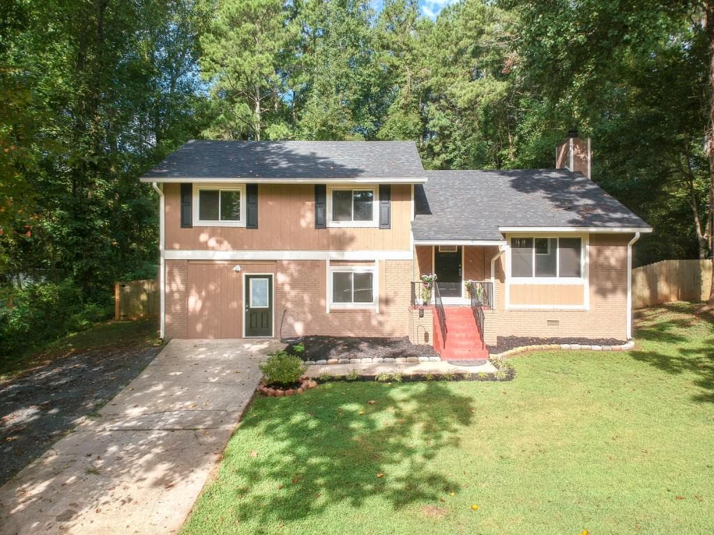 5 bedroom, 2,425 sq ft single family residence sold at 3417 Stonewall Drive, Kennesaw, GA 30152