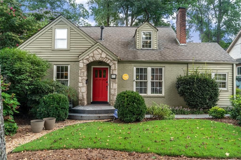 3 bedroom, 2,195 sq ft single family residence sold at 571 Oakdale Road, Atlanta, GA 30307