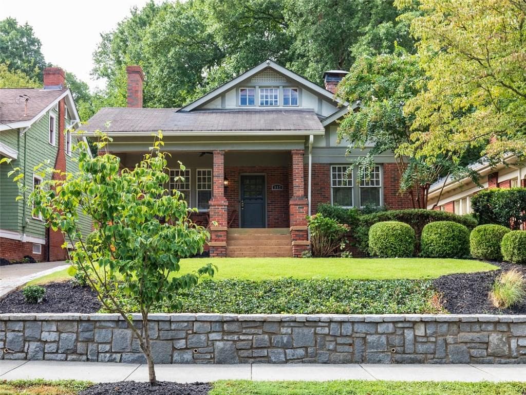 3 bedroom, 2,317 sq ft single family residence sold at 957 Blue Ridge Avenue, Atlanta, GA 30306