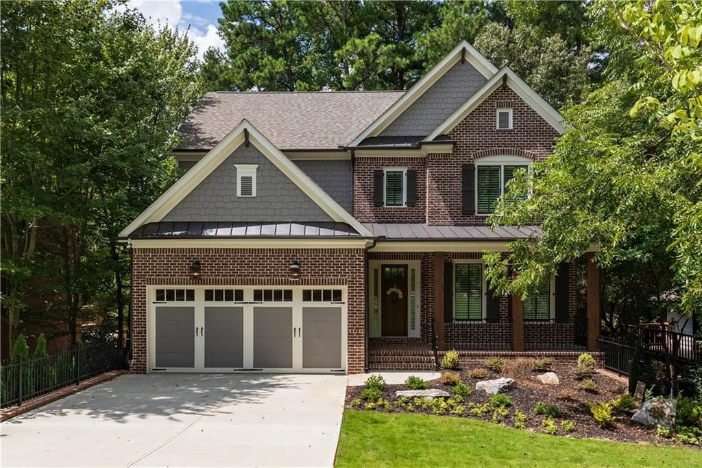 5 bedroom, 3,550 sq ft single family residence sold at 2824 Skyland Drive, Atlanta, GA 30341