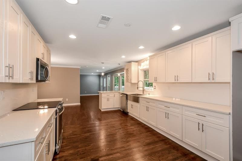 4 bedroom, 3,857 sq ft single family residence sold at 1875 Six Branches Drive, Roswell, GA 30076