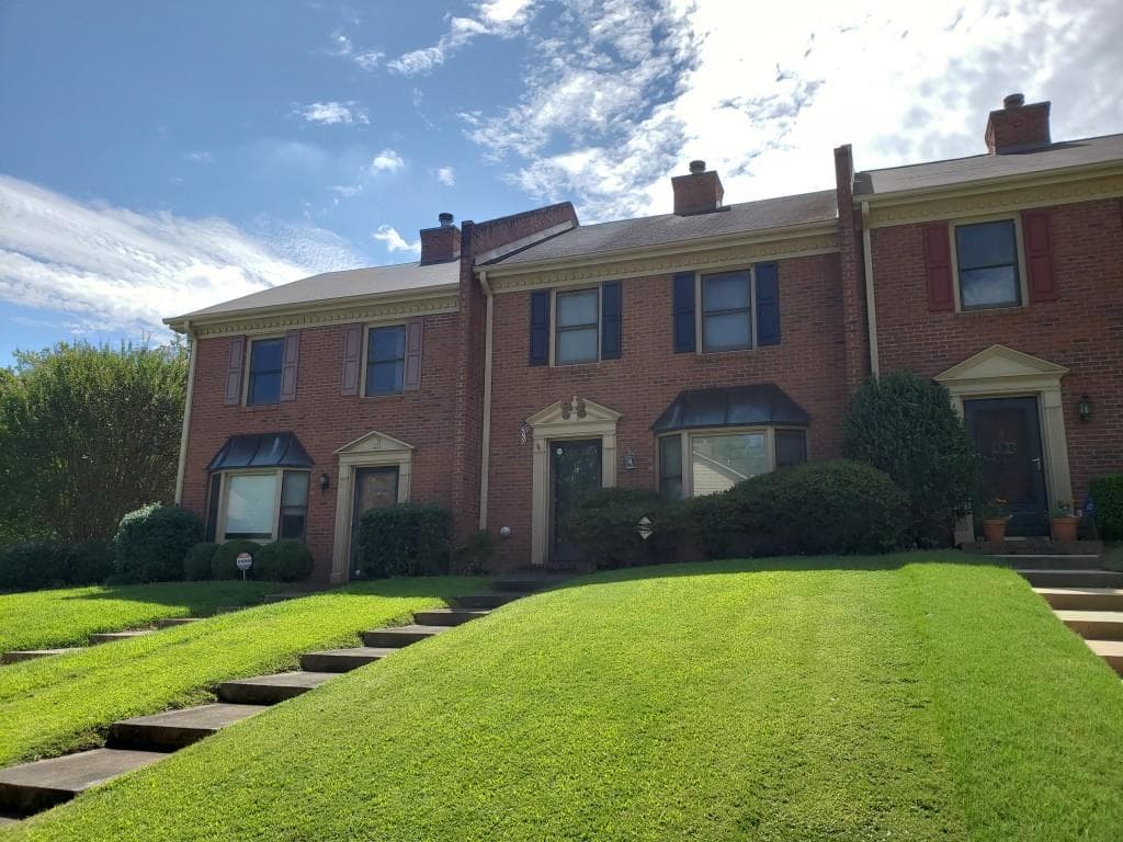 2 bedroom, 1,302 sq ft townhouse sold at 6130 Keswick Row, Tucker, GA 30084