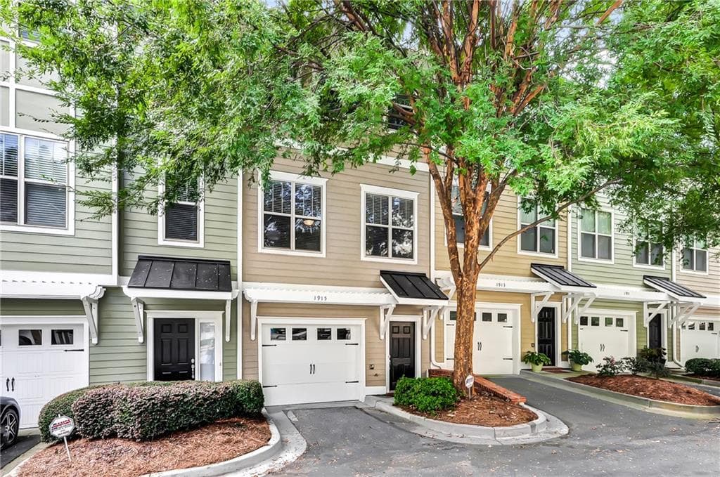 1915 Sterling Oaks Circle, Brookhaven, GA 30319 — most recent listing photo