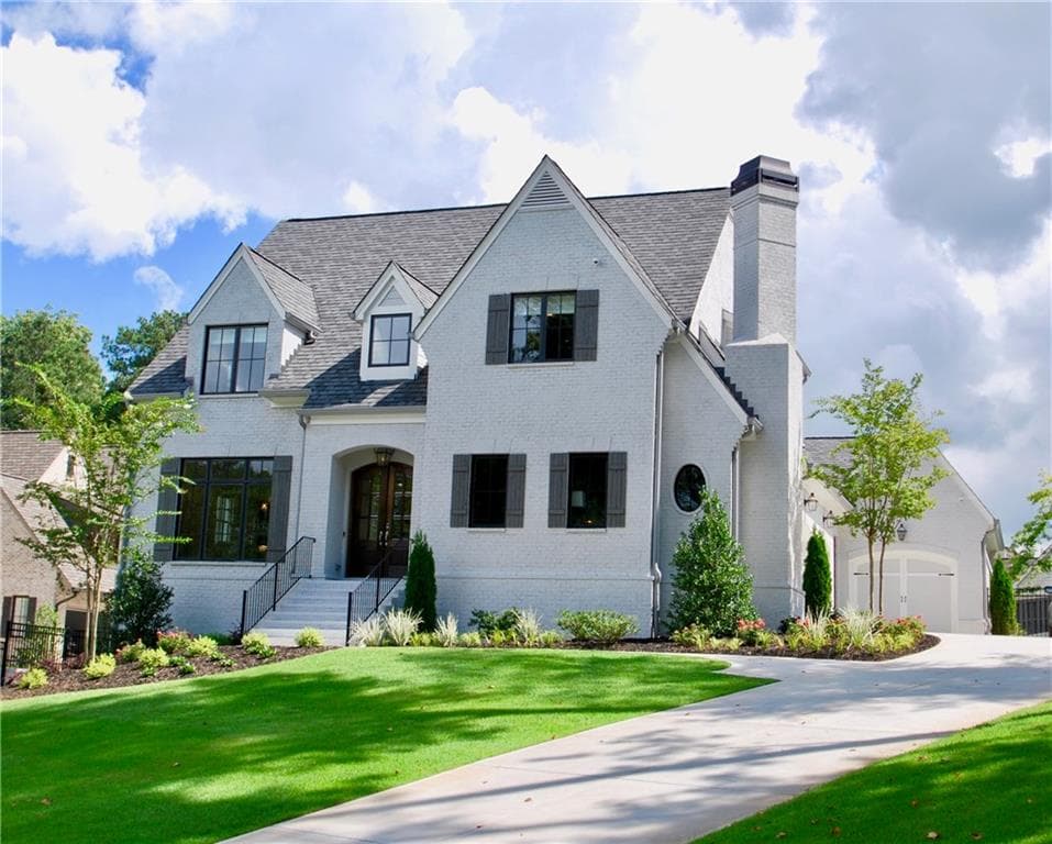 6 bedroom, 7,481 sq ft single family residence sold at 3693 Ivy Road, Atlanta, GA 30342