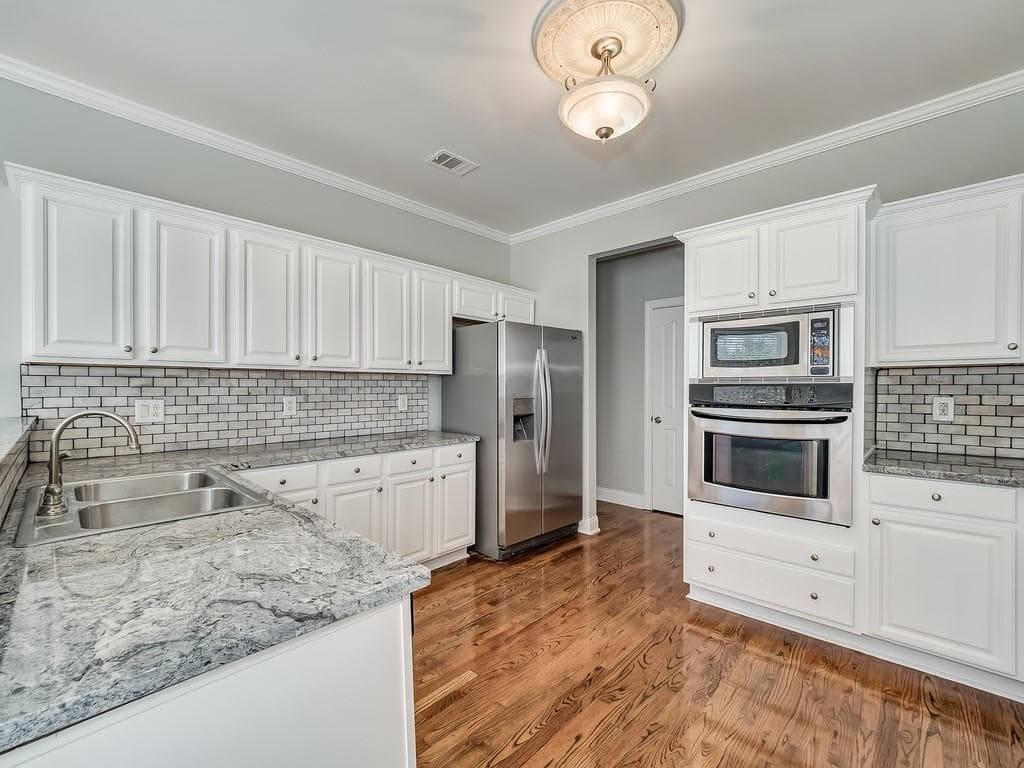 6 bedroom, 5,440 sq ft single family residence sold at 3880 Moon Shadow Way, Buford, GA 30519