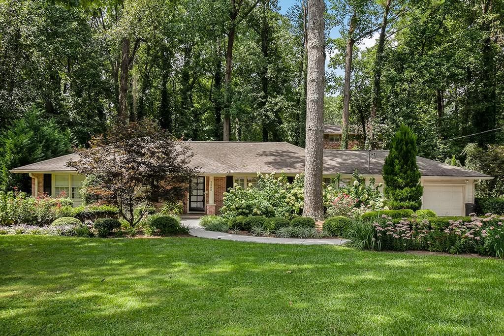 4 bedroom, 2,282 sq ft single family residence sold at 2380 Bradcliff Court, Atlanta, GA 30345