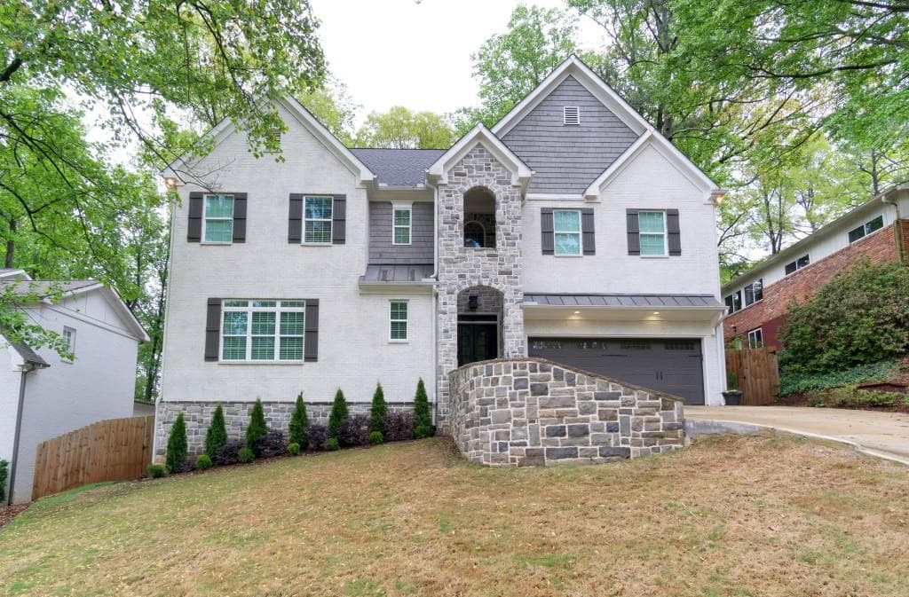 6 bedroom, 4,125 sq ft single family residence sold at 2658 Cove Circle, Brookhaven, GA 30319