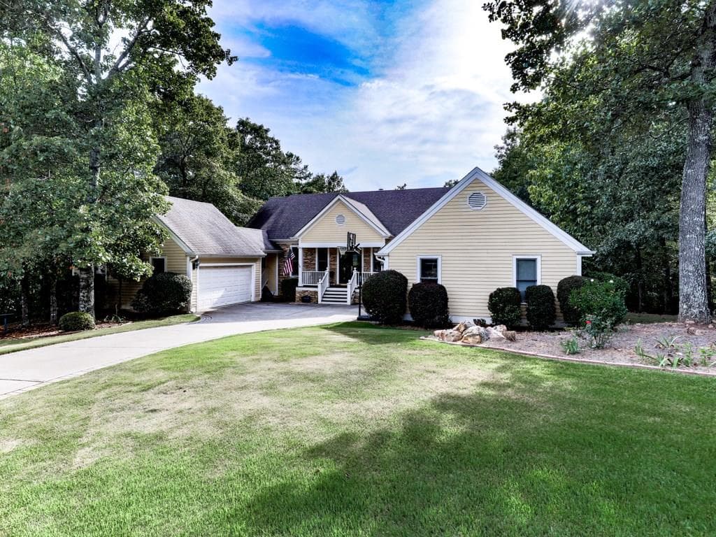 5 bedroom, 2,364 sq ft single family residence sold at 104 Reddin Drive, Canton, GA 30114