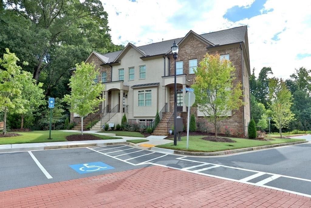 111 Gentilly Close, Smyrna, GA 30080 — most recent listing photo