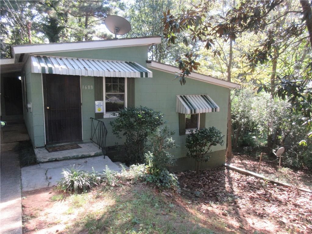 3 bedroom, 918 sq ft single family residence sold at 1688 Abner Court, Atlanta, GA 30318
