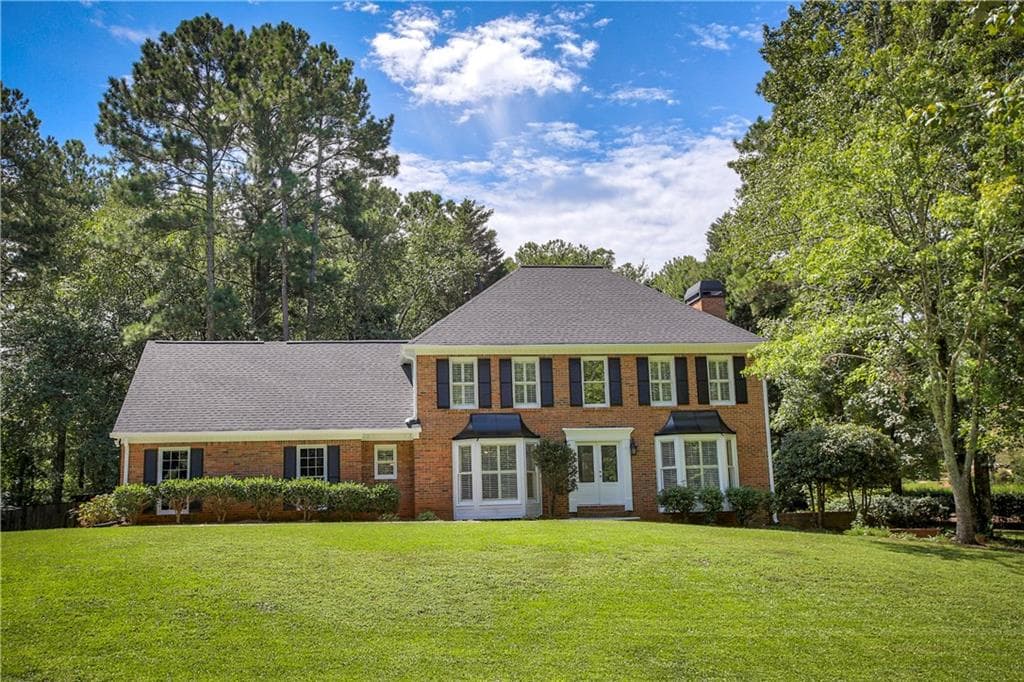 4 bedroom, 2,734 sq ft single family residence sold at 505 Saddle Crest Drive, Roswell, GA 30075