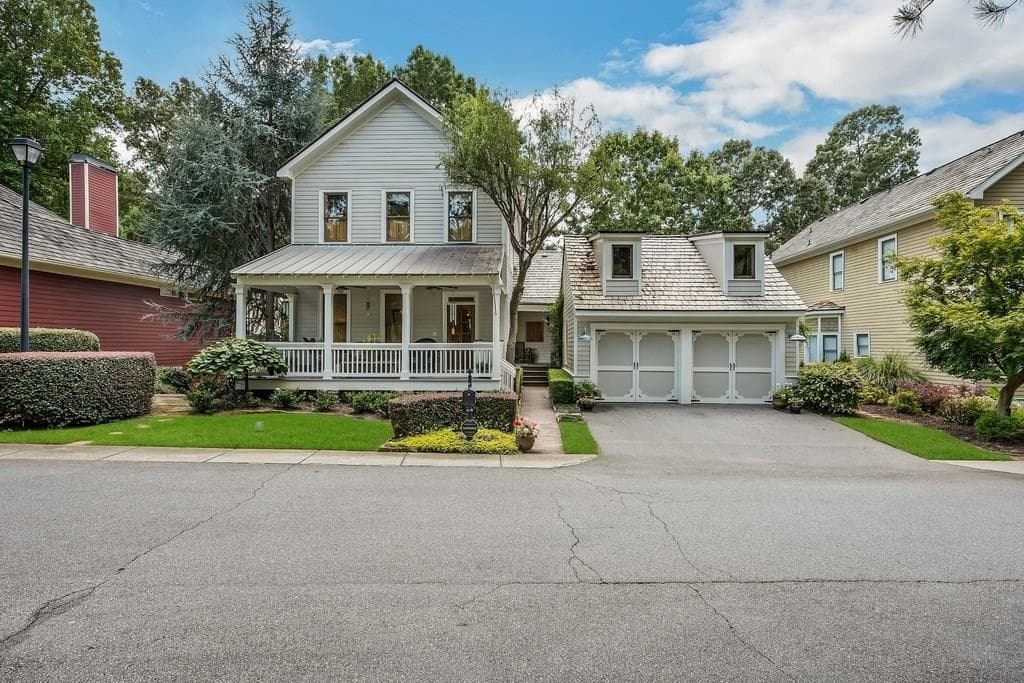 5 bedroom, 3,856 sq ft single family residence sold at 231 Morning Mist Way, Woodstock, GA 30189