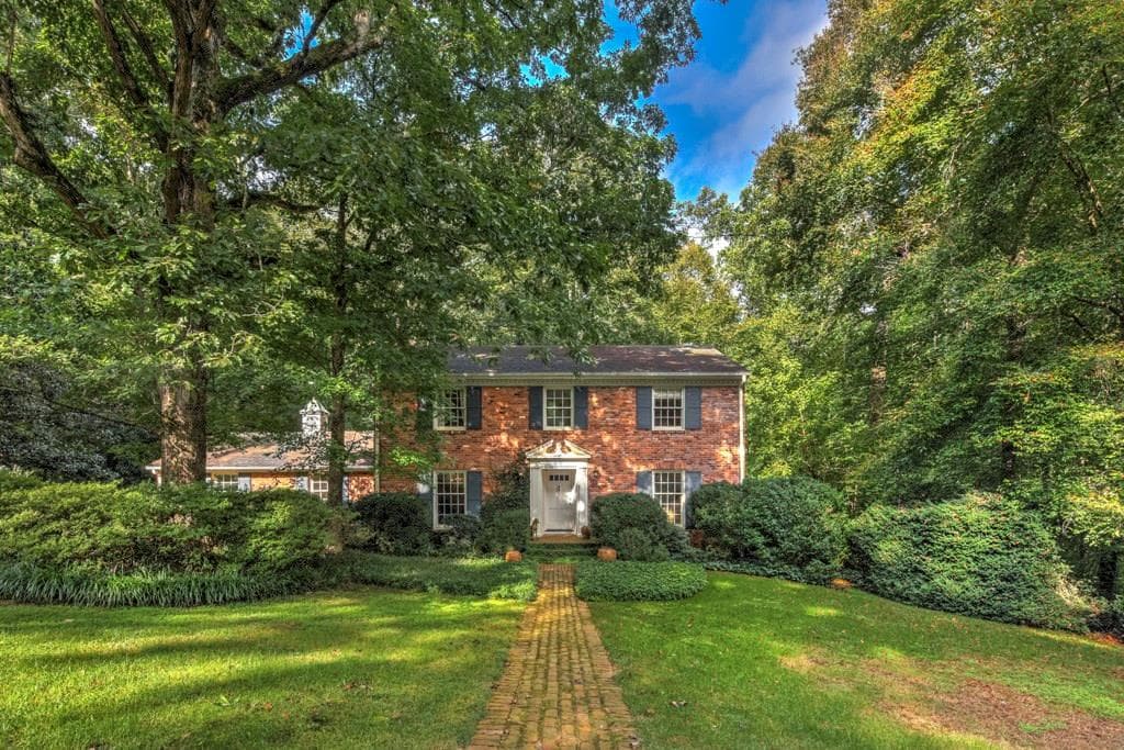 4 bedroom single family residence sold at 3640 Paces Valley Road, Atlanta, GA 30327