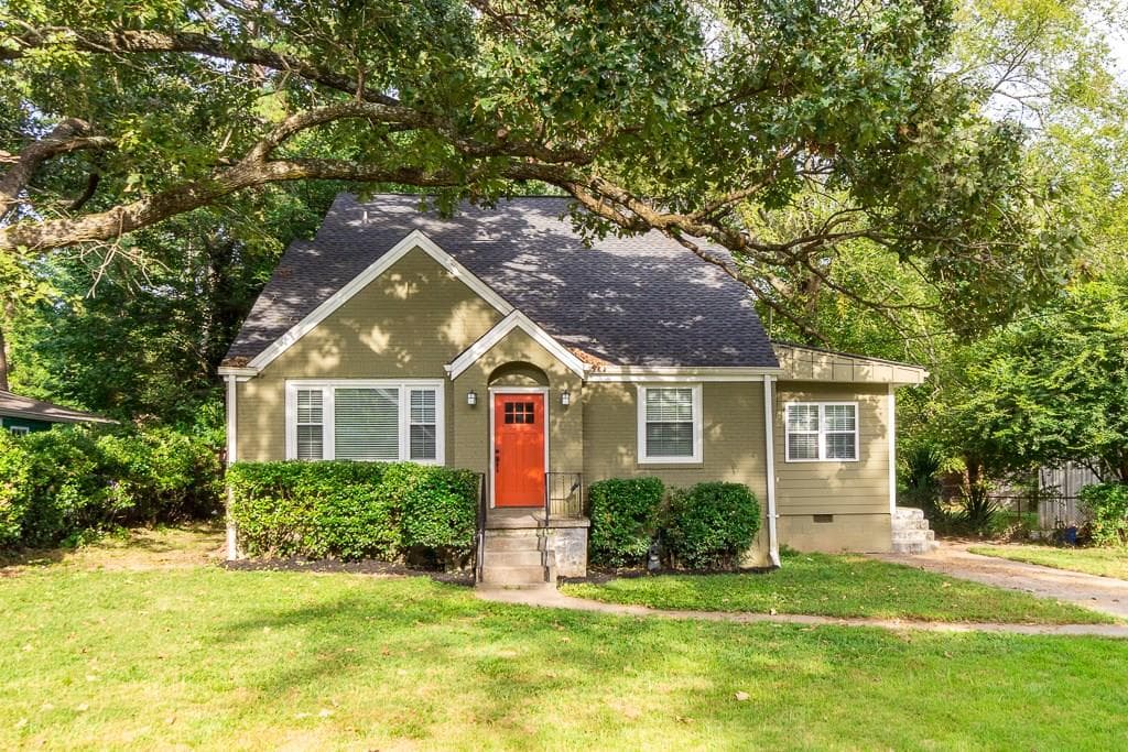 6 bedroom, 3,028 sq ft single family residence sold at 1874 Grandview Circle, Atlanta, GA 30316
