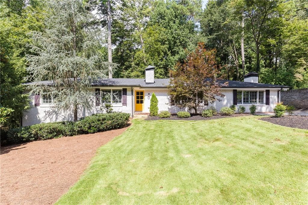 4 bedroom, 2,990 sq ft single family residence sold at 533 Bryn Mawr Lane, Atlanta, GA 30327